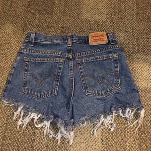 Levi’s 550 cutoff vintage shorts